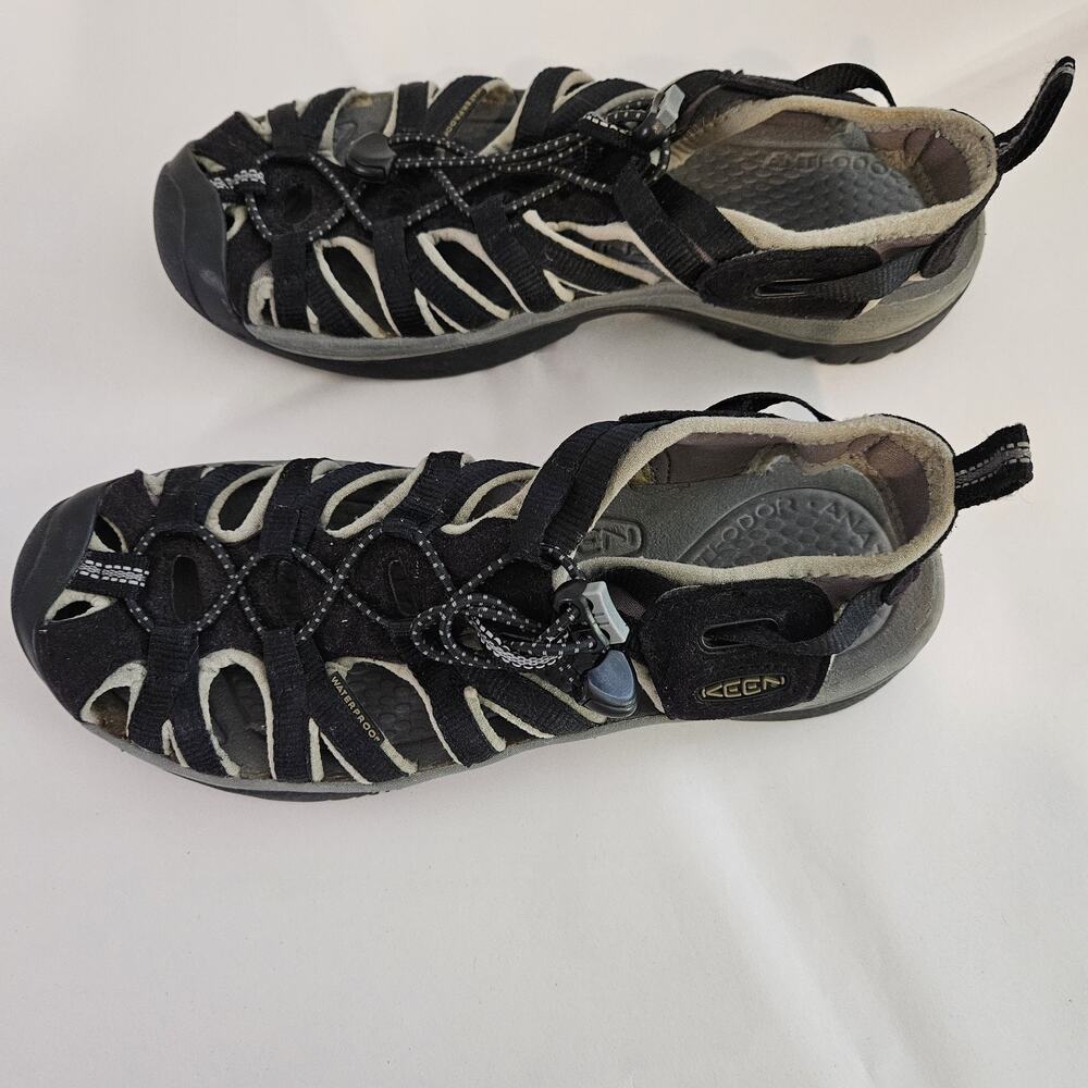 Keen Whisper Sport Sandals Black Women's 7 -7.5 Hiking Beach Outdoor Toe Cover